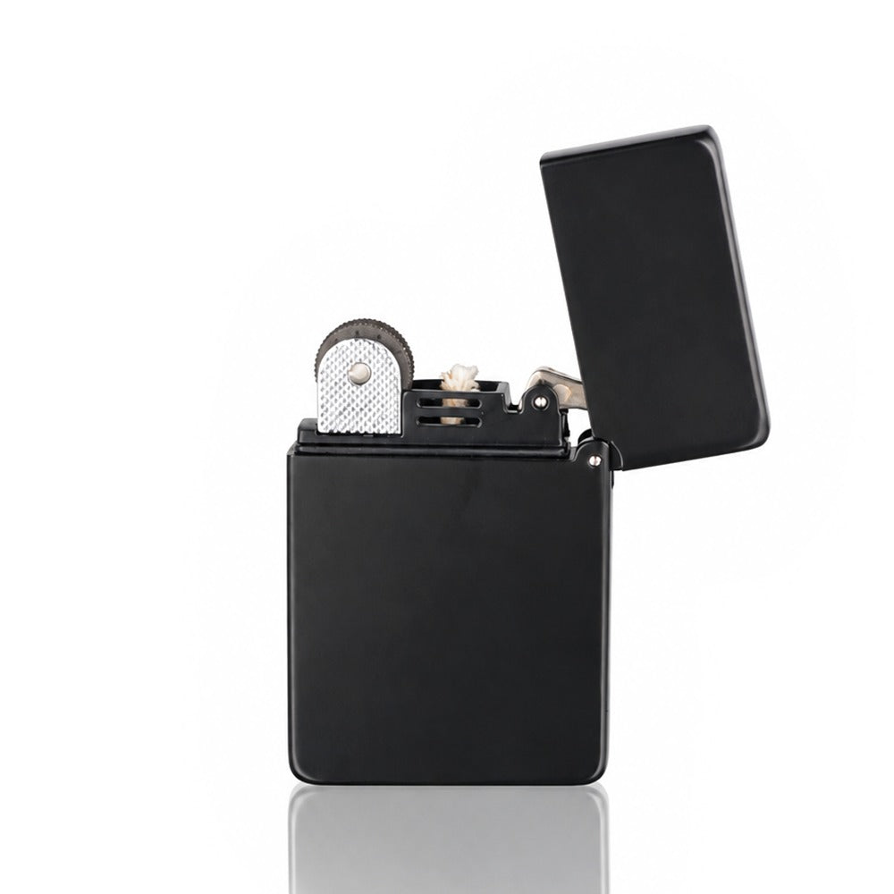 Close-up of the flint wheel on a black brushed flip-top petrol lighter | Bong Warehouse