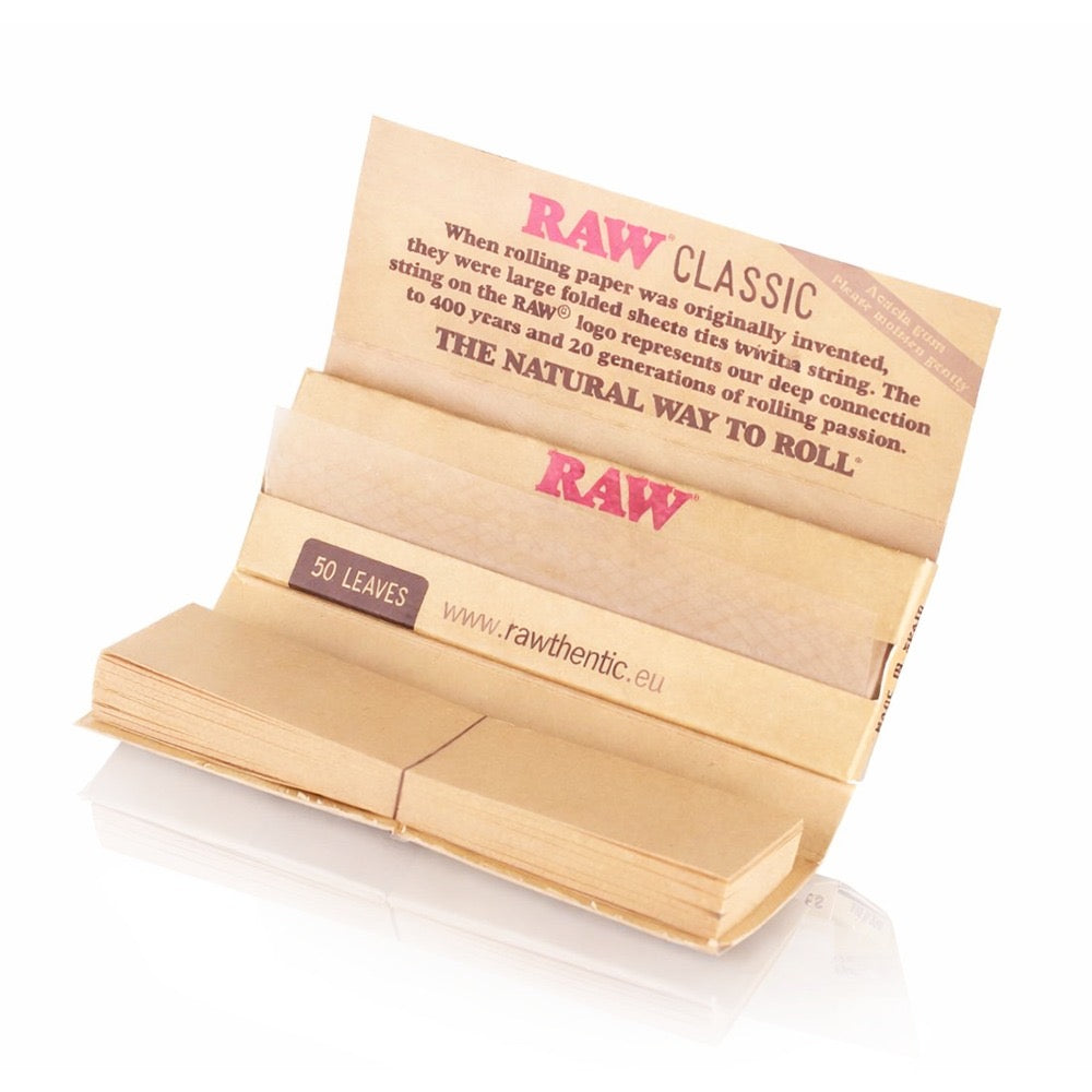 RAW - Classic 1 1/4 Size Rolling Papers + Tips - Plain