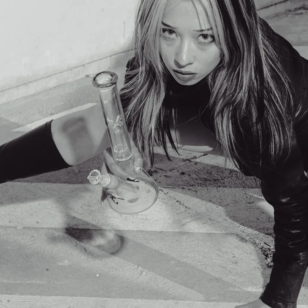 Shotties™ - 30cm Single Fountain Glass Beaker Bong -Clear/Smoke