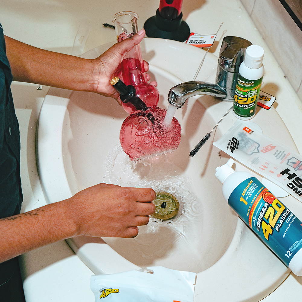 Bong Warehouse Bong and Smoking Cleaning Products