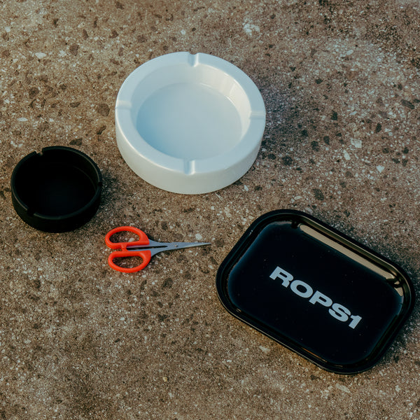Bong Warehouse ashtrays, scissors, chopping bowl for bong smoking session