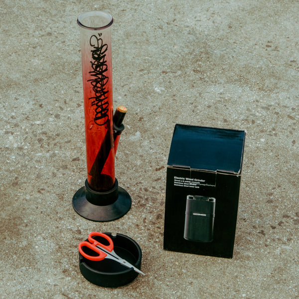 Set of Bong Warehouse electric grinder, scissors, ashtray and  Smoke Weed Graffiti Large Tube 33cm Glass Bong in Pink Fade Clear 