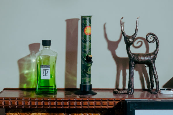 Bong Warehouse Large Tube 33cm Glass Bong in Camo Sunbaked Pattern as display