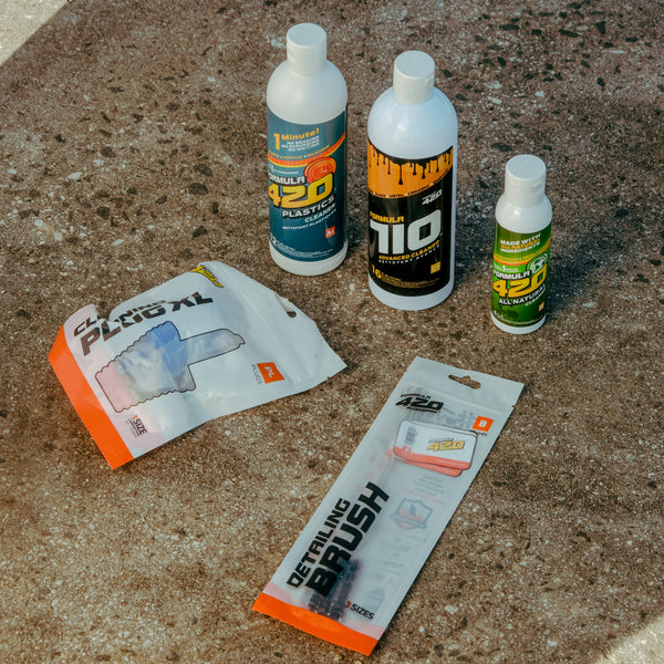 Bong Warehouse cleaning plugs, brush, and liquid  cleaner for glass bongs