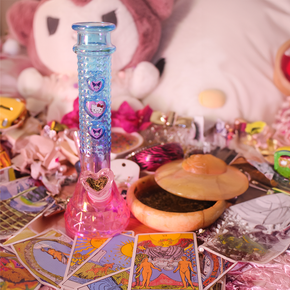 Bong Warehouse- Hello Kitty 18cm Mini Glass Beaker Bong - Pink/Blue Sunset bedroom